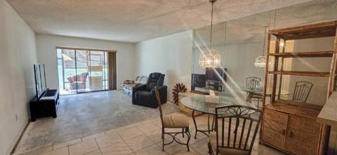7843 Willow Spring Drive #613, Lake Worth FL - photo 7 of 17