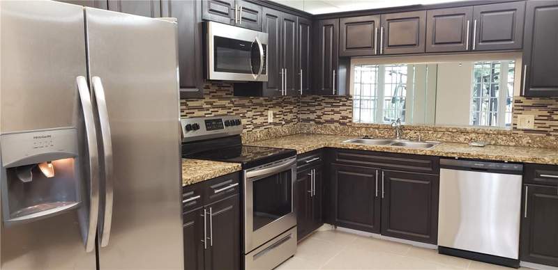 2 bedroom Condominium at 7050 NW 44th Street #403, Horizons Of Inverrary Condo, Lauderhill — photo 5