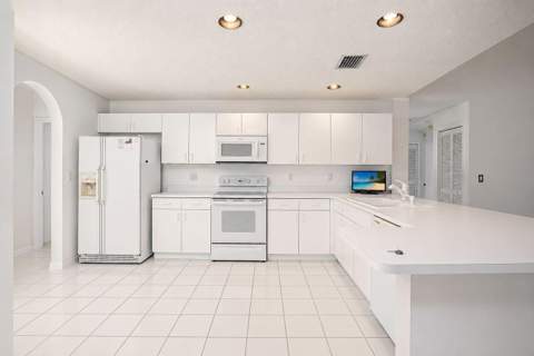 7606 Briar Cliff Circle, Lake Worth FL - photo 10 of 28