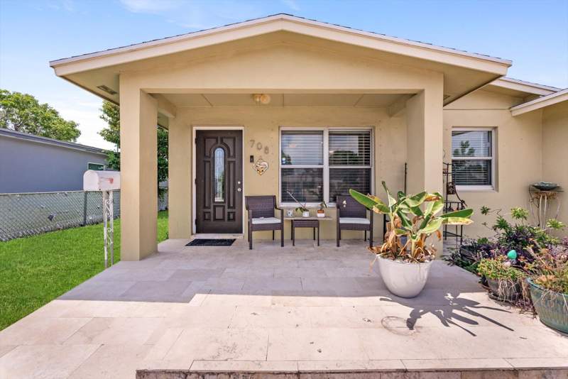 4 bedroom Single Family Residence at 708 HILLCREST Boulevard, HILLCREST HEIGHTS, West Palm Beach — photo 4