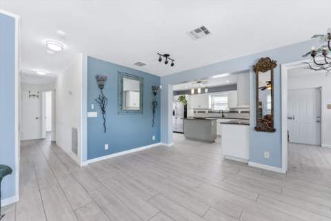 708 HILLCREST Boulevard, West Palm Beach FL - photo 8 of 31