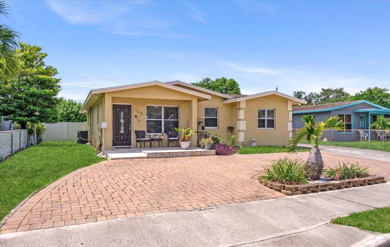 4 bedroom Single Family Residence at 708 HILLCREST Boulevard, HILLCREST HEIGHTS, West Palm Beach — photo 2