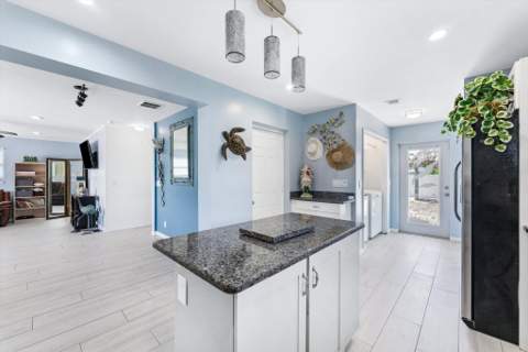 708 HILLCREST Boulevard, West Palm Beach FL - photo 9 of 31