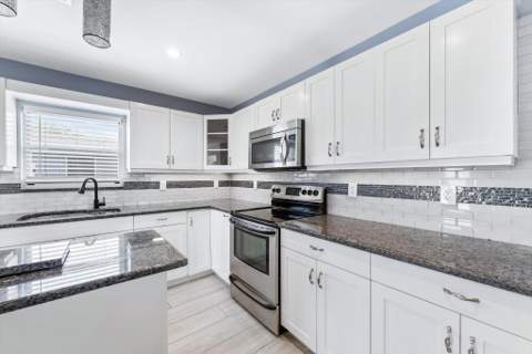708 HILLCREST Boulevard, West Palm Beach FL - photo 11 of 31