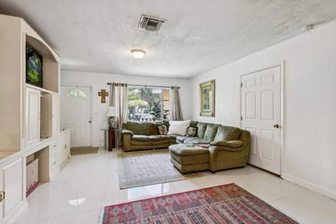 414 W Branch Street, Lantana FL - photo 8 of 39