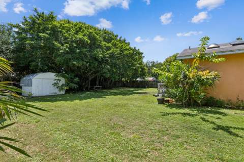 414 W Branch Street, Lantana FL - photo 21 of 39