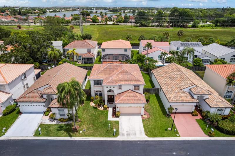 4 bedroom Single Family Residence at 3090 Bayberry Way, Holiday Springs East, Margate — photo 3