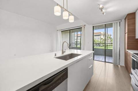 7535 La Paz Boulevard #209, Boca Raton FL - photo 9 of 31