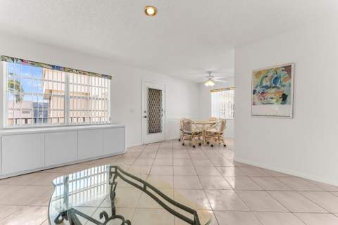 572 Flanders L #572, Delray Beach FL - photo 13 of 45