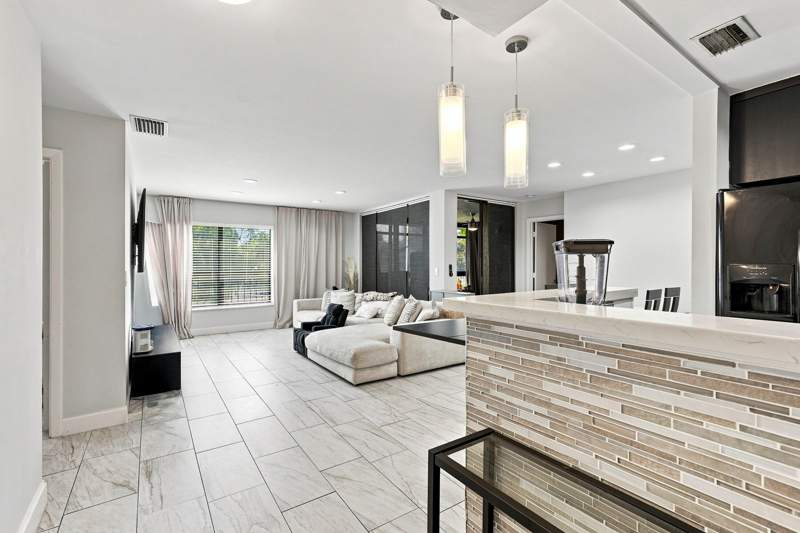 3 bedroom Condominium at 2581 Carambola Circle, Baywood Village I-B Condo, Coconut Creek — photo 4