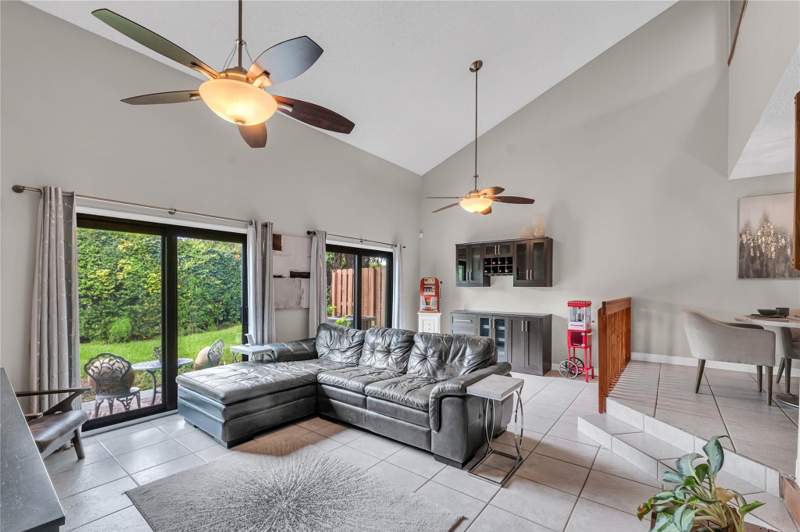 2 bedroom Townhouse at 4165 S Pine Island Road #4165, Pine Island Lakes Townhomes, Davie — photo 3
