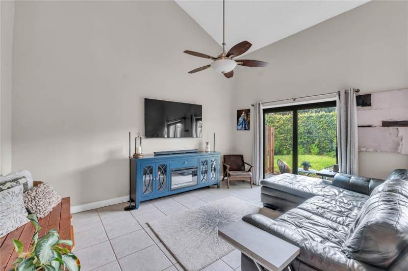 2 bedroom Townhouse at 4165 S Pine Island Road #4165, Pine Island Lakes Townhomes, Davie — photo 4