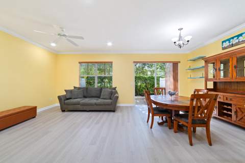 128 W Prive Circle, Delray Beach FL - photo 8 of 37