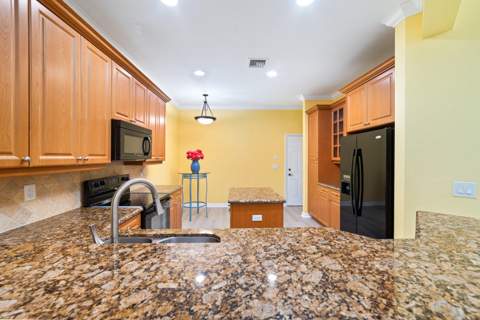 128 W Prive Circle, Delray Beach FL - photo 12 of 37