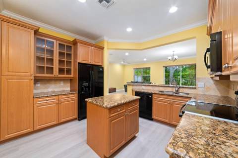 128 W Prive Circle, Delray Beach FL - photo 15 of 37