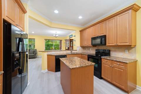 128 W Prive Circle, Delray Beach FL - photo 16 of 37