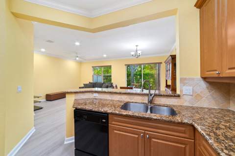 128 W Prive Circle, Delray Beach FL - photo 17 of 37