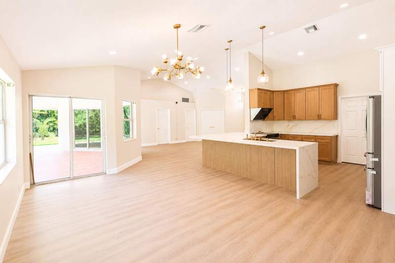 5 bedroom Single Family Residence at 16613 61st Place, 36-42-40~ S 242.9 Ft Of N 4502.2, Loxahatchee — photo 3