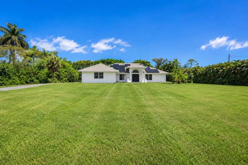 5 bedroom Single Family Residence at 16613 61st Place, 36-42-40~ S 242.9 Ft Of N 4502.2, Loxahatchee — photo 1
