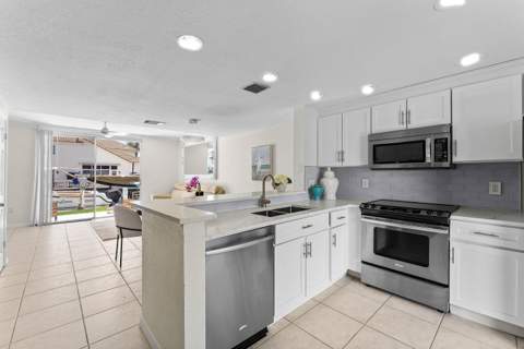 968 Jeffery Street, Boca Raton FL - photo 6 of 31