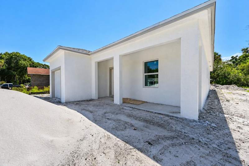 3 bedroom Single Family Residence at 2007 N 48th N Street, Harmony Heights Subdivision, Fort Pierce — photo 3