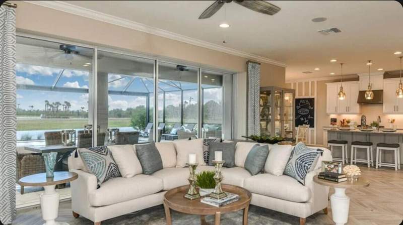 5 bedroom Single Family Residence at 468 SE Ranch Oak Circle, Veranda Oaks, Port St. Lucie — photo 3