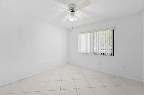 10837 W Clairmont Circle #208, Tamarac FL - photo 9 of 20
