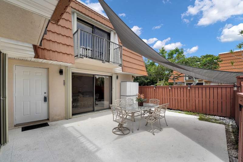 2 bedroom Townhouse at 2938 SW 12th Street, Waterford Courtyards Addition, Deerfield Beach — photo 3