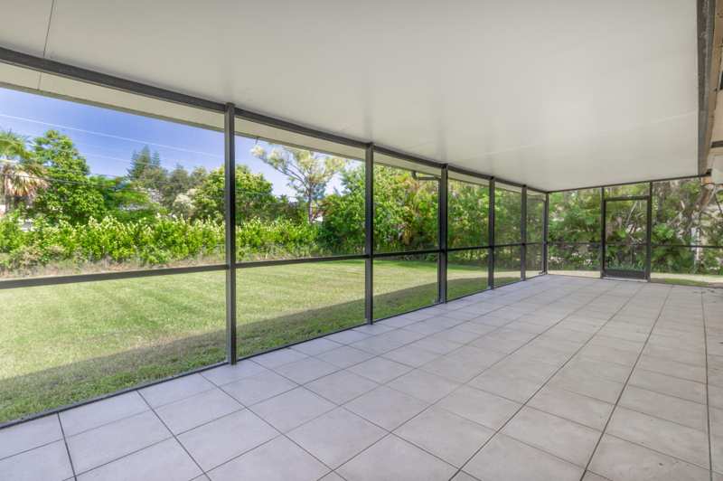 3 bedroom Single Family Residence at 4340 SW 74th Avenue, Everglade Land Sales Co, Davie — photo 1