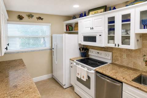 1351 Bayshore Drive #108, Fort Pierce FL - photo 11 of 33