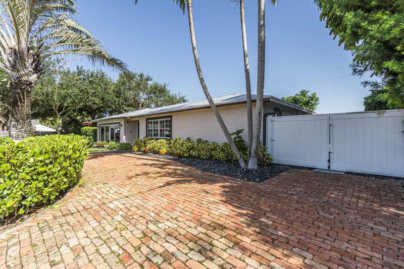 3 bedroom Single Family Residence at 1 Tam O Shanter Lane, University Park Country Club Estates, Boca Raton — photo 4