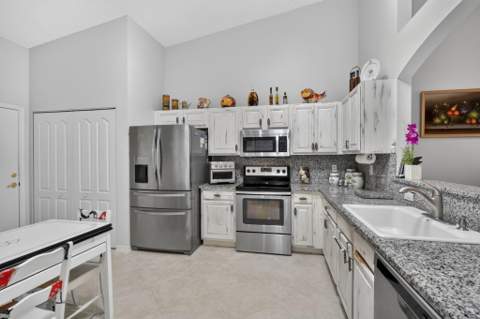 2100 Stonington Terrace, West Palm Beach FL - photo 10 of 50