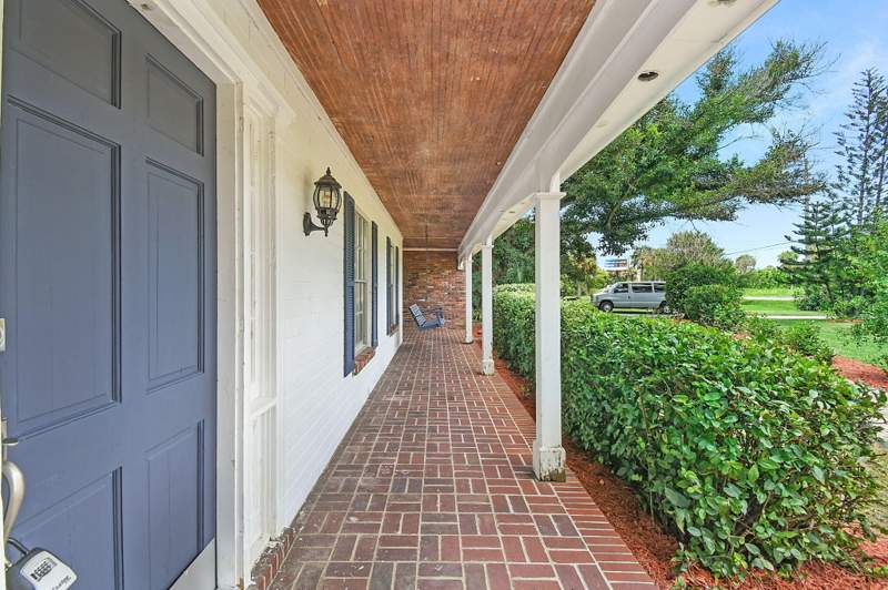 5 bedroom Single Family Residence at 135 Hartman Road, Metes And Bounds, Fort Pierce — photo 2