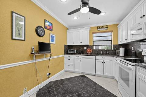 464 Piedmont J, Delray Beach FL - photo 18 of 32