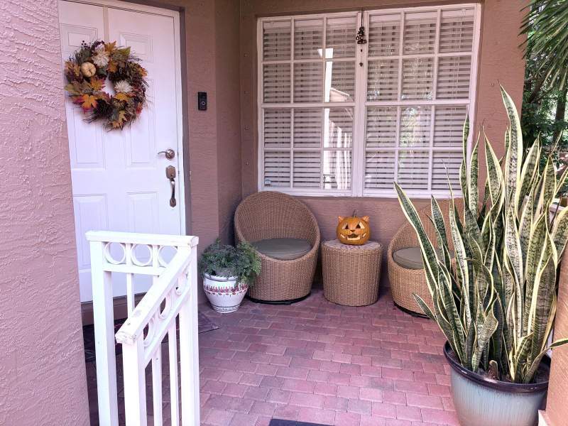 5 bedroom Single Family Residence at 11487 Blue Violet Lane, Nautica Lakes Pud 1, Royal Palm Beach — photo 2