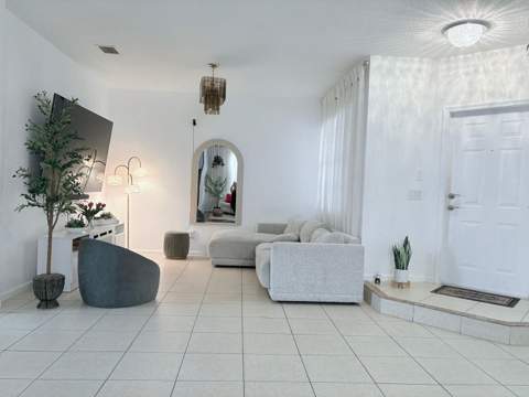 11487 Blue Violet Lane, Royal Palm Beach FL - photo 6 of 39