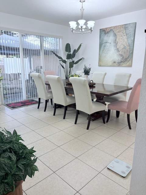11487 Blue Violet Lane, Royal Palm Beach FL - photo 7 of 39