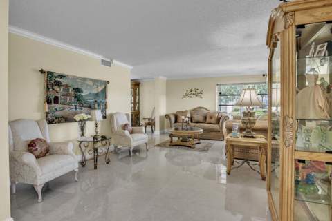 6431 Olde Moat Way, Davie FL - photo 12 of 54