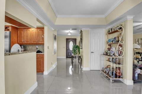 6431 Olde Moat Way, Davie FL - photo 17 of 54