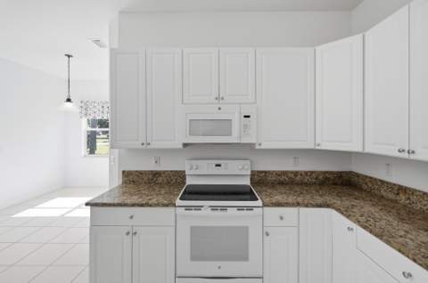 381 NW Sheffield Circle, Port St. Lucie FL - photo 10 of 43
