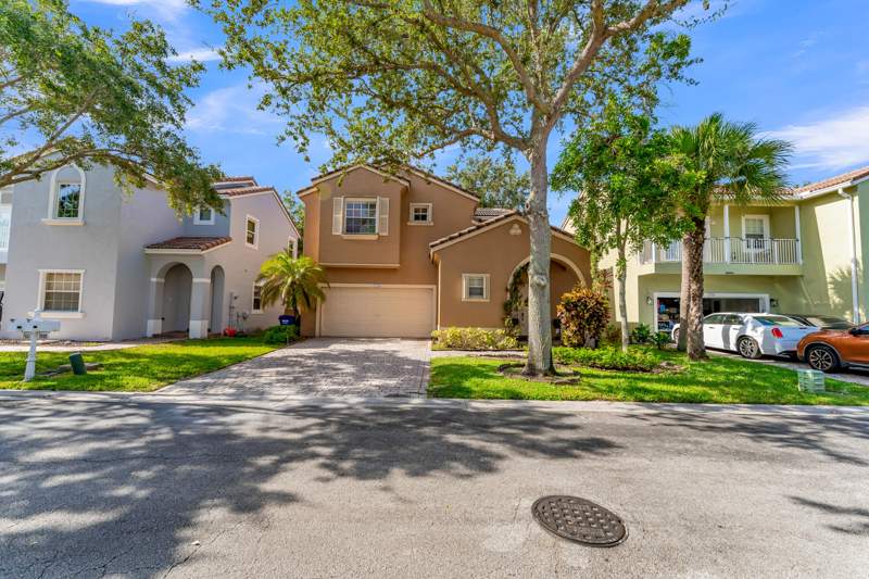 3 bedroom Single Family Residence at 7538 NW 17th Drive, Walnut Creek Replat No 1, Pembroke Pines — photo 5