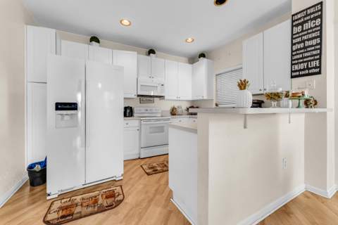 7538 NW 17th Drive, Pembroke Pines FL - photo 7 of 46