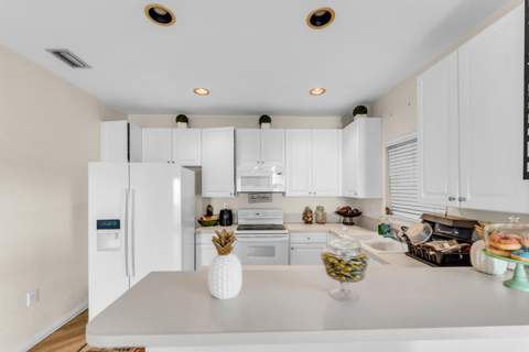 7538 NW 17th Drive, Pembroke Pines FL - photo 8 of 46