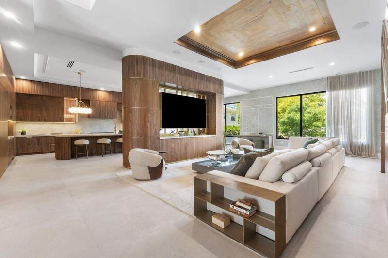6 bedroom Single Family Residence at 7935 S Flagler Drive, Lewis Shore Estates 3, West Palm Beach — photo 5