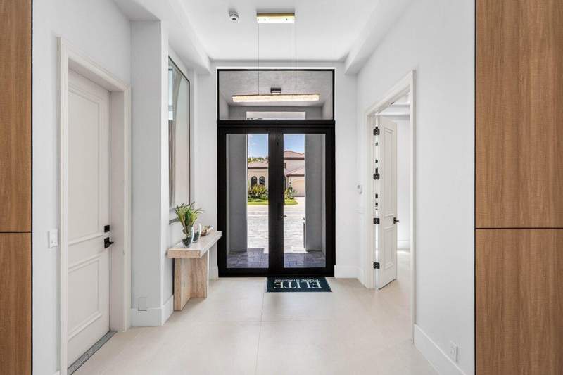 5 bedroom Single Family Residence at 17931 Lake Azure Way, Oaks At Boca Raton 5, Boca Raton — photo 3