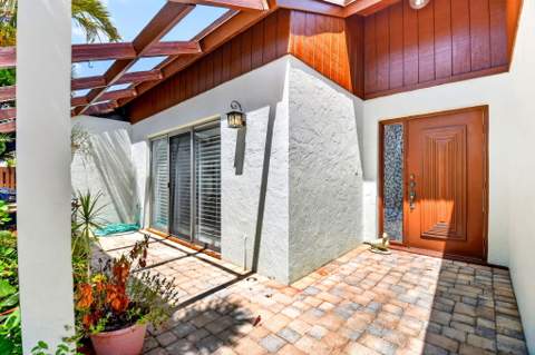 6747 Starkeys Place, Lake Worth FL - photo 6 of 110