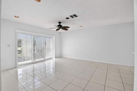 6747 Starkeys Place, Lake Worth FL - photo 12 of 110