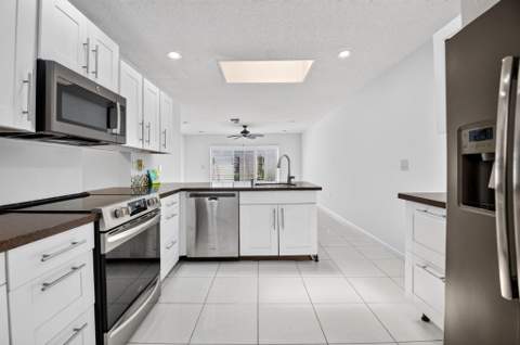 6747 Starkeys Place, Lake Worth FL - photo 14 of 110