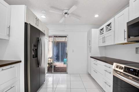 6747 Starkeys Place, Lake Worth FL - photo 18 of 110