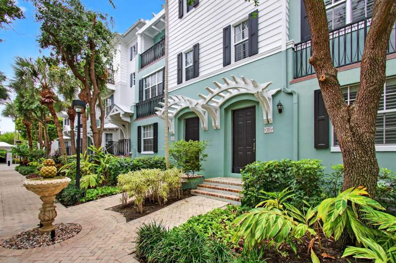 3 bedroom Townhouse at 365 W Mallory Circle, Mallory Square, Delray Beach — photo 3